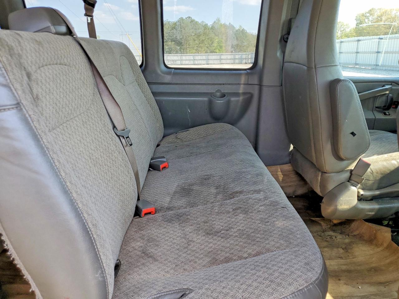 Chevrolet Express Lt