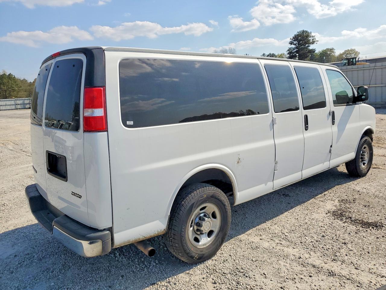 Chevrolet Express Lt