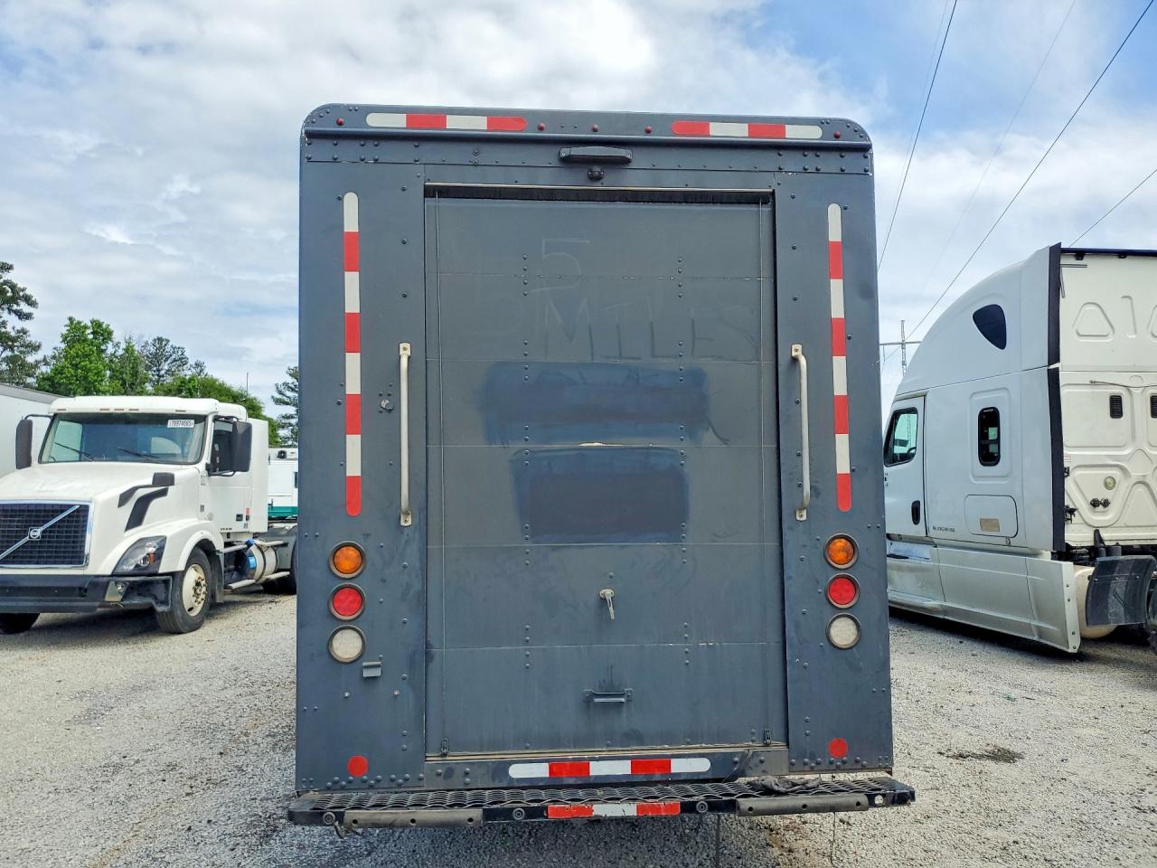 Freigliner Mt45 Chassis