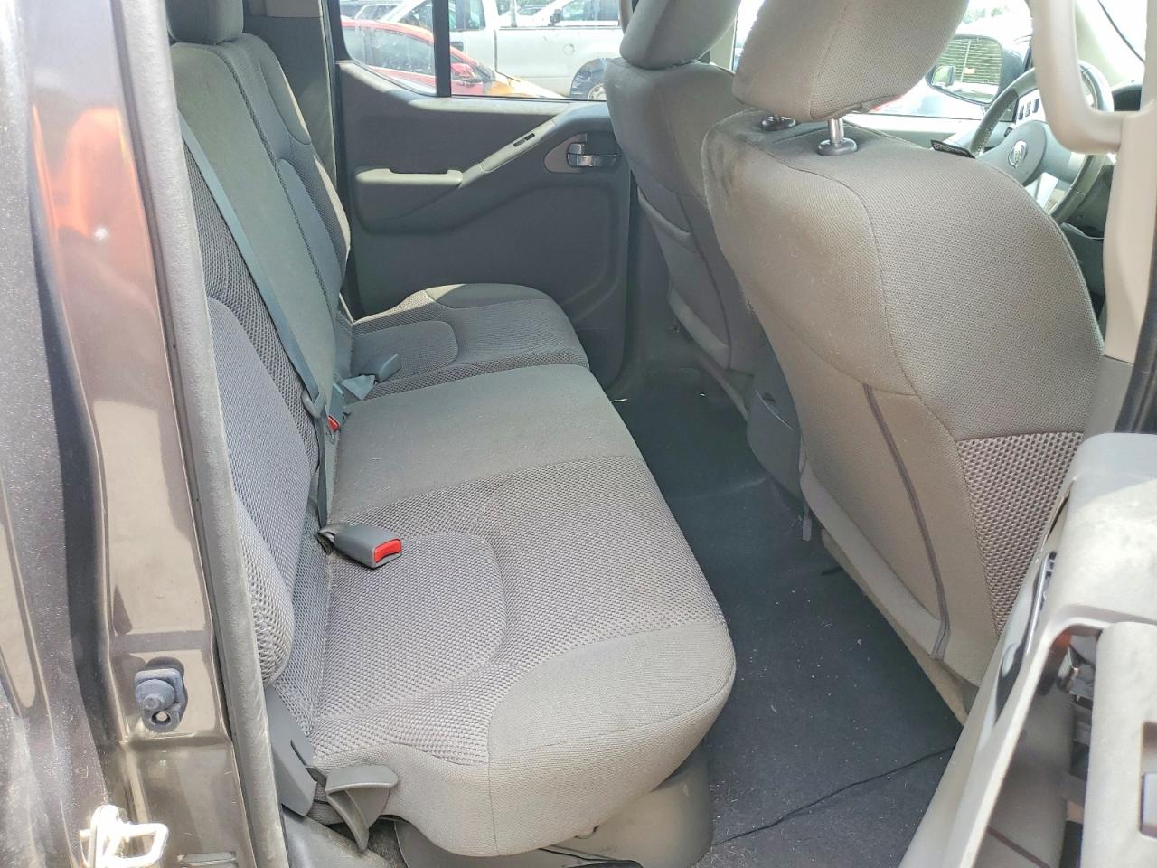 Nissan Frontier Sv