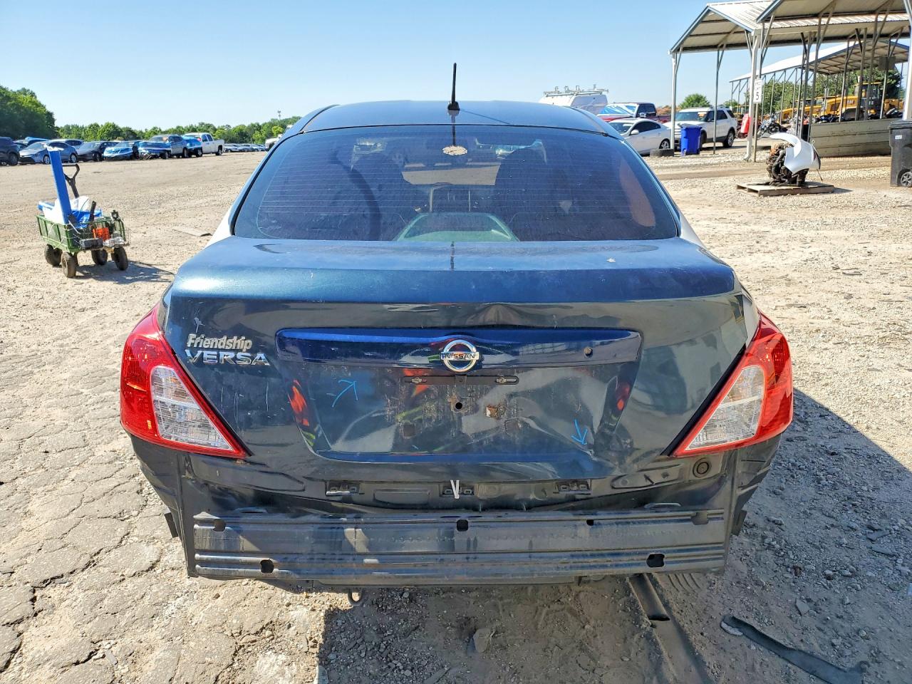Nissan Versa 1.6 S