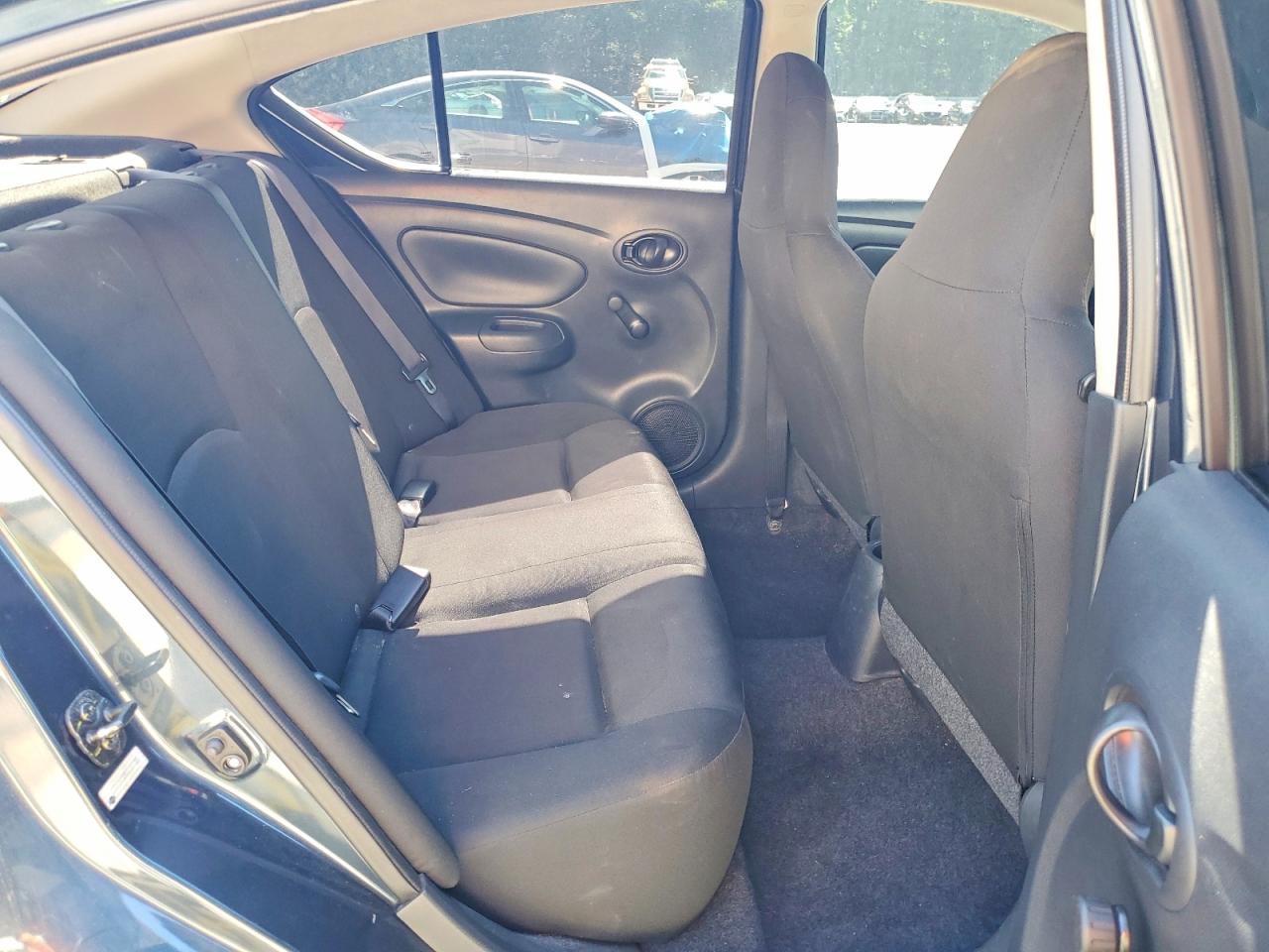 Nissan Versa 1.6 S