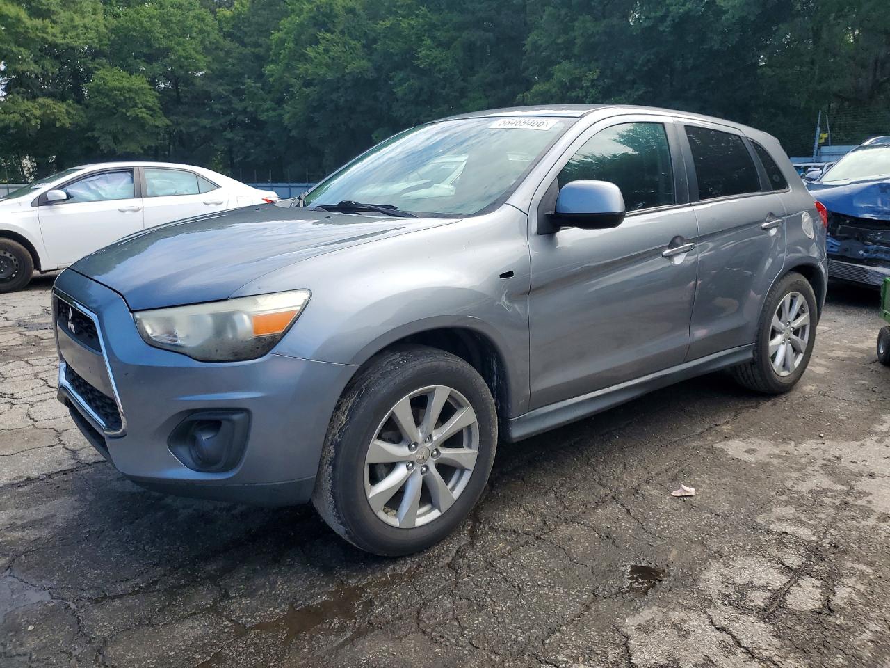 Salvage Mitsubishi Outlander Image