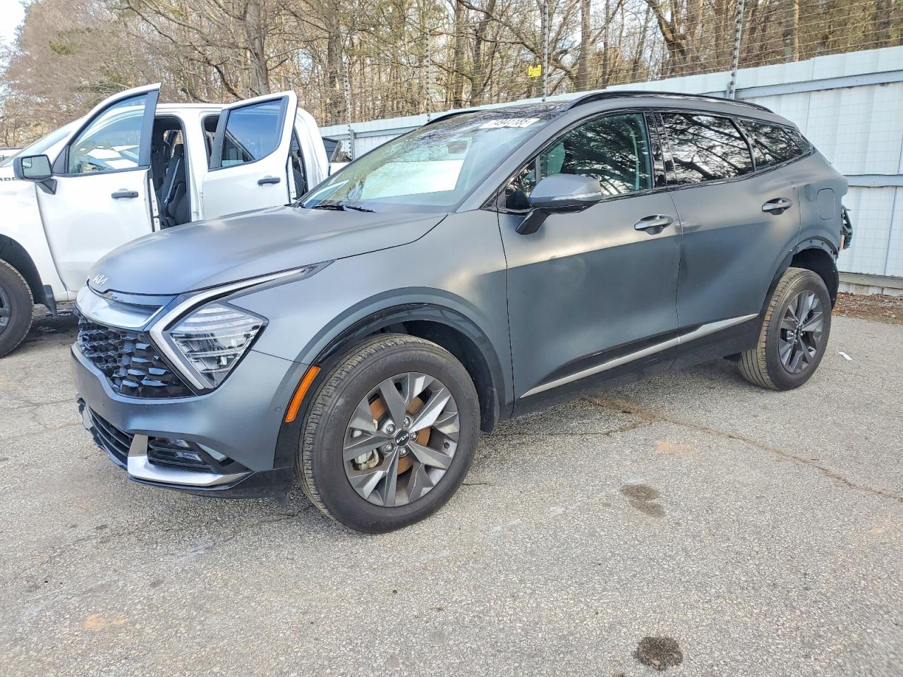 Salvage Kia Sportage Image