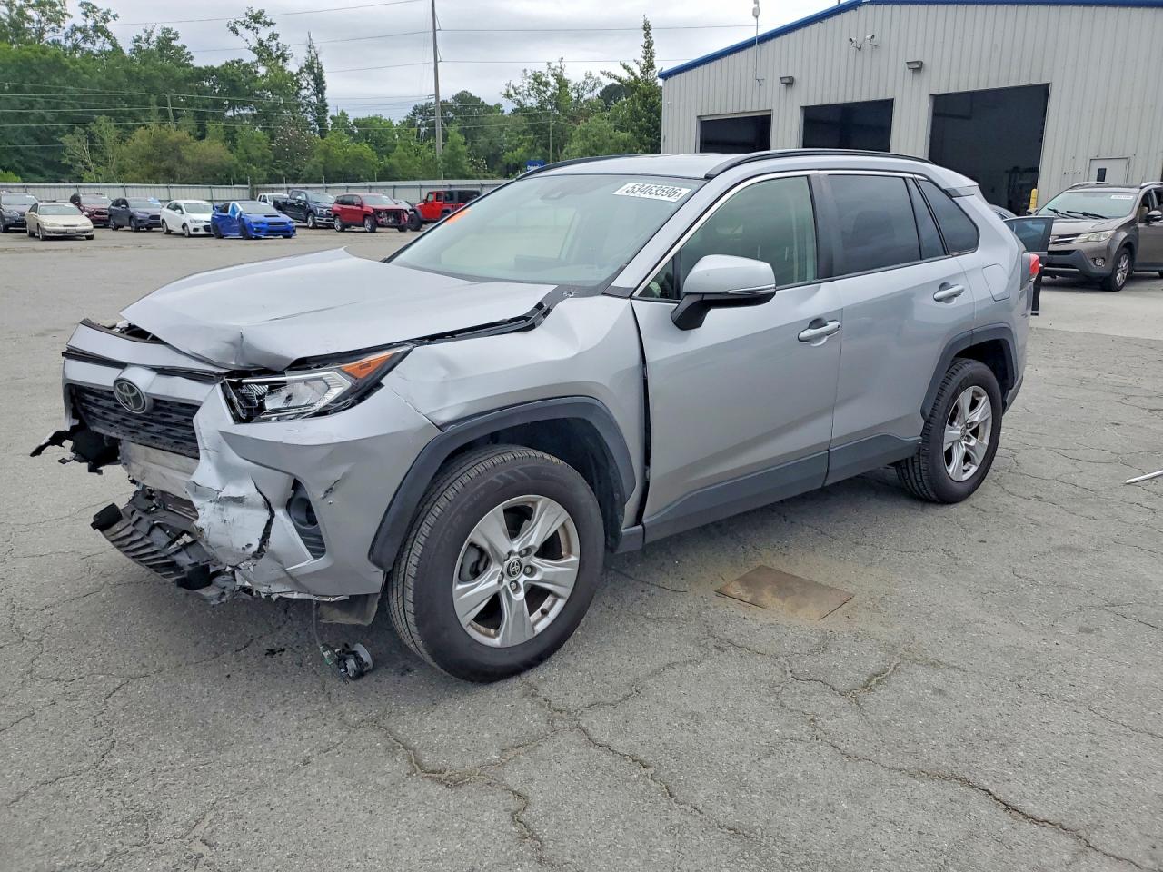 Salvage Toyota RAV4 Image