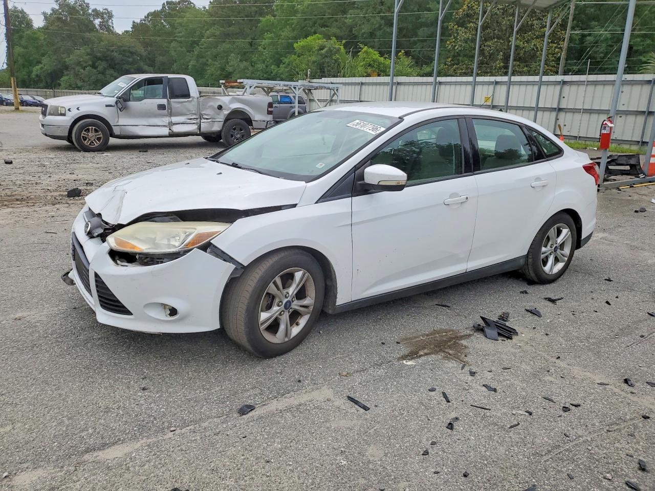 Salvage Ford Focus Image
