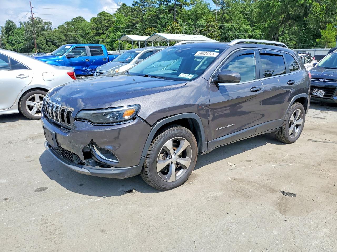 Salvage Jeep Cherokee Image