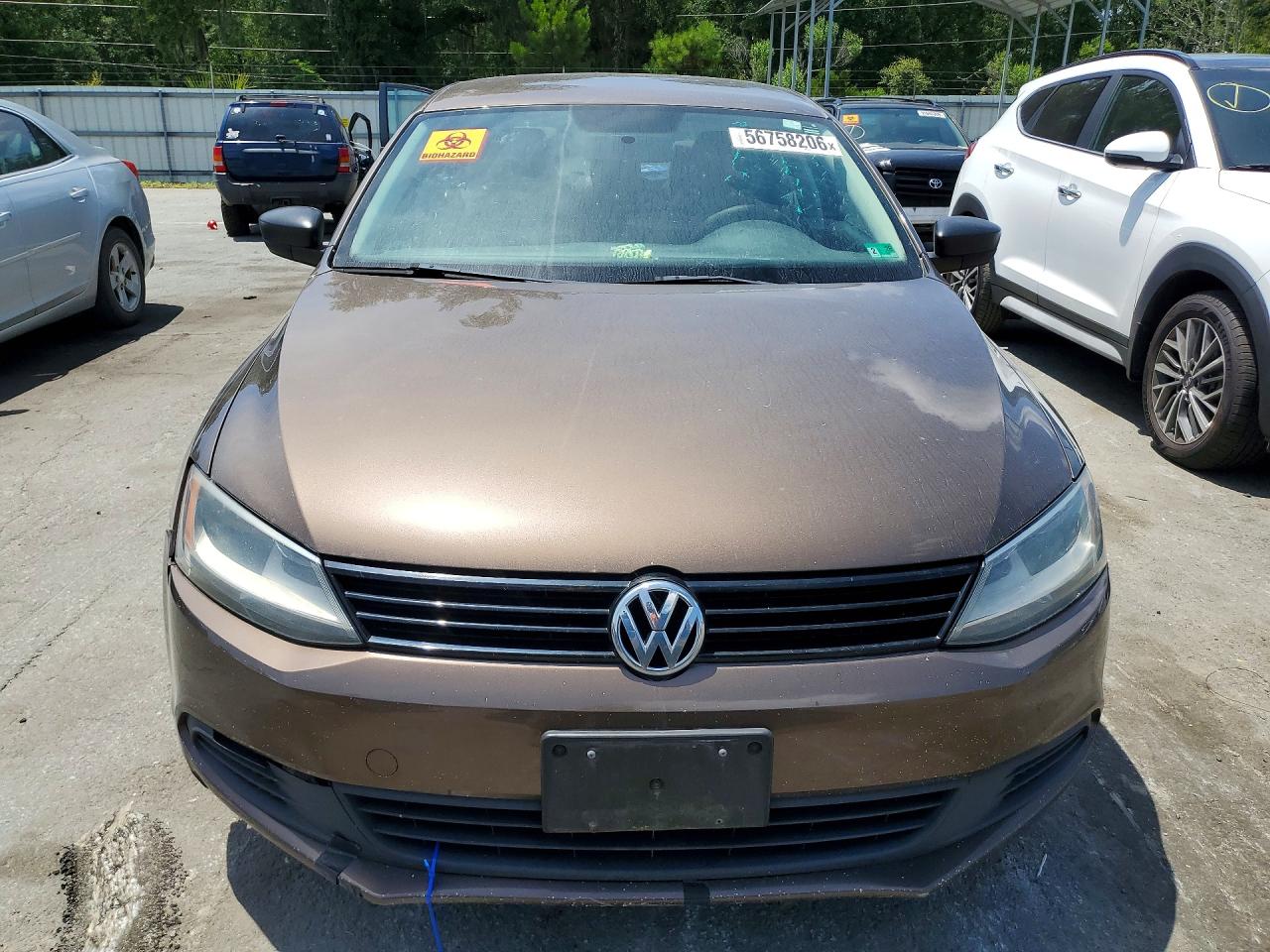 Volkswagen Jetta Base