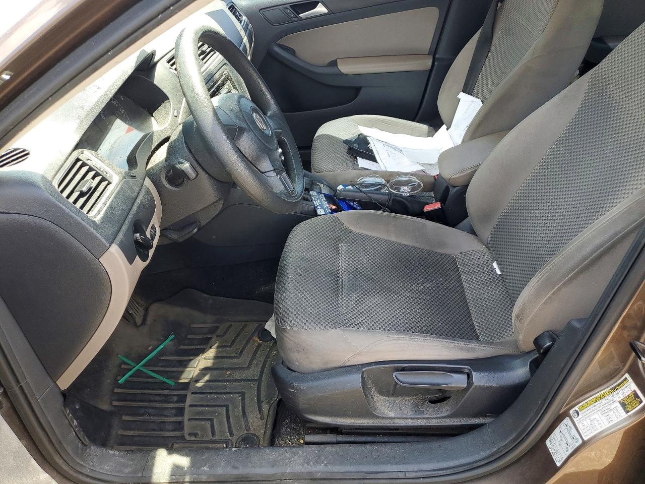 Volkswagen Jetta Base