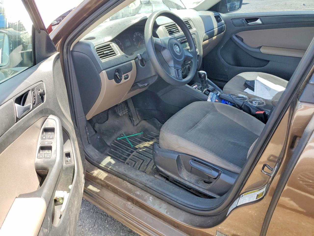 Volkswagen Jetta Base