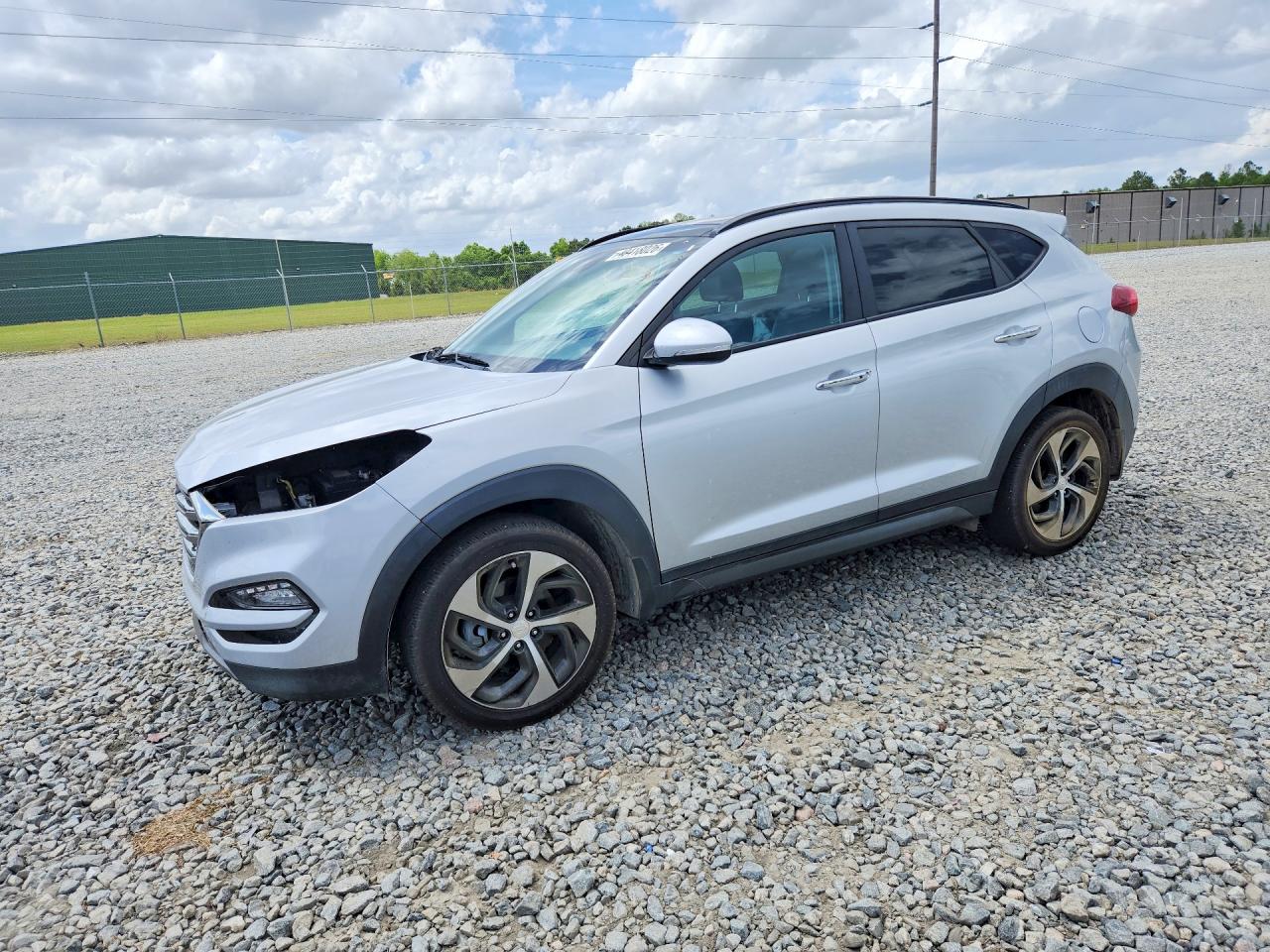 Salvage Hyundai TUCSON Image
