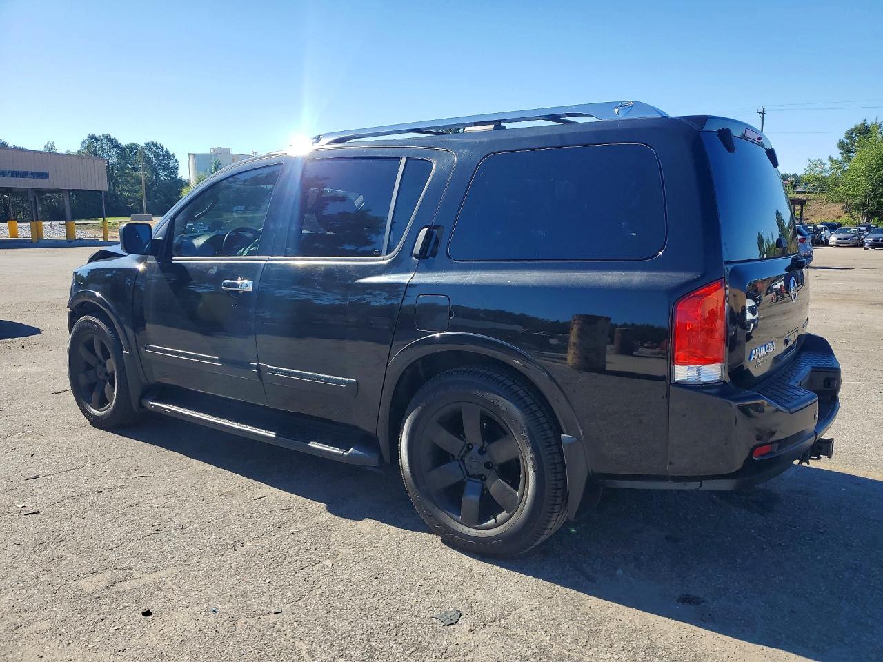 Nissan Armada Sv
