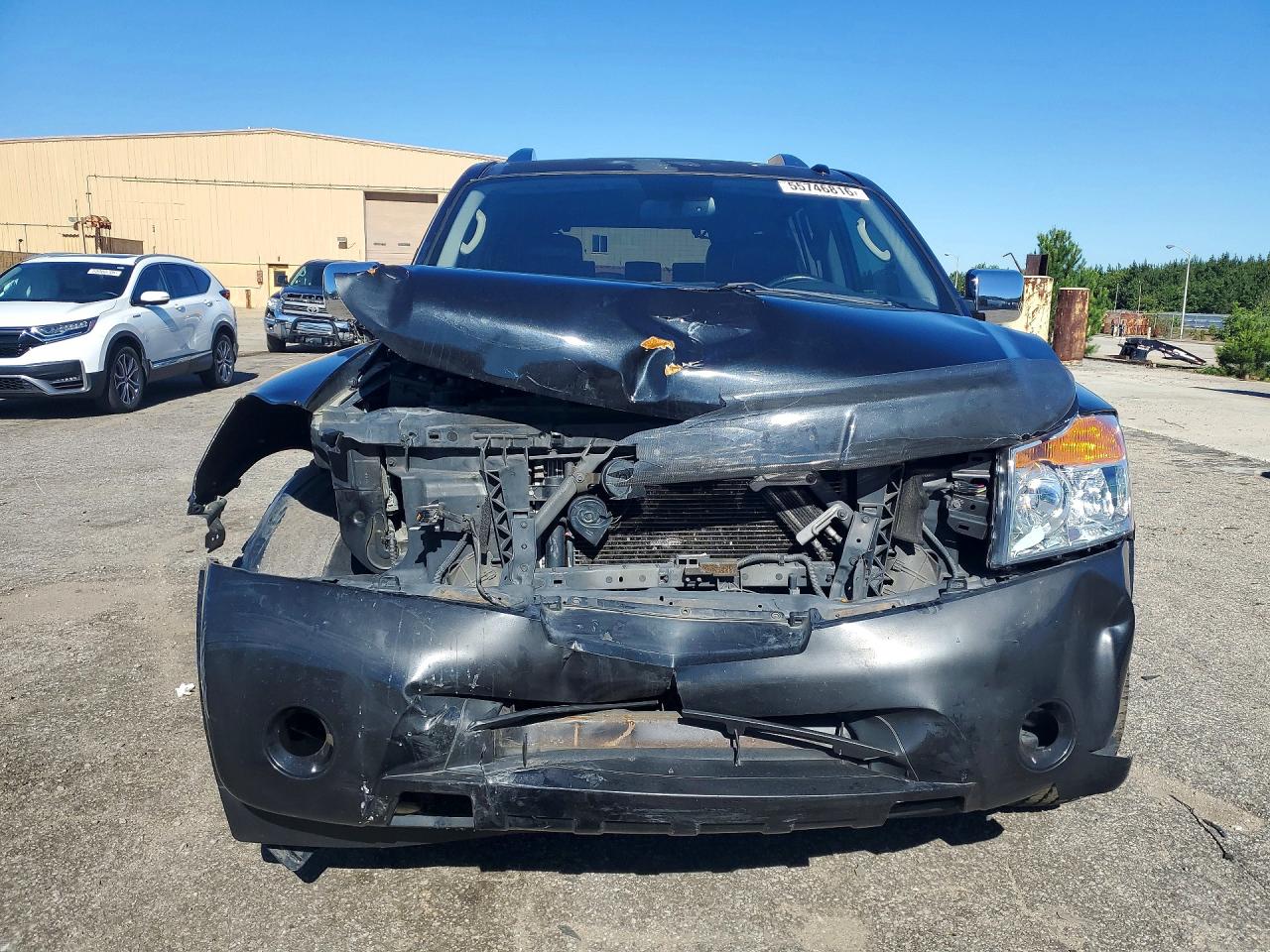 Nissan Armada Sv