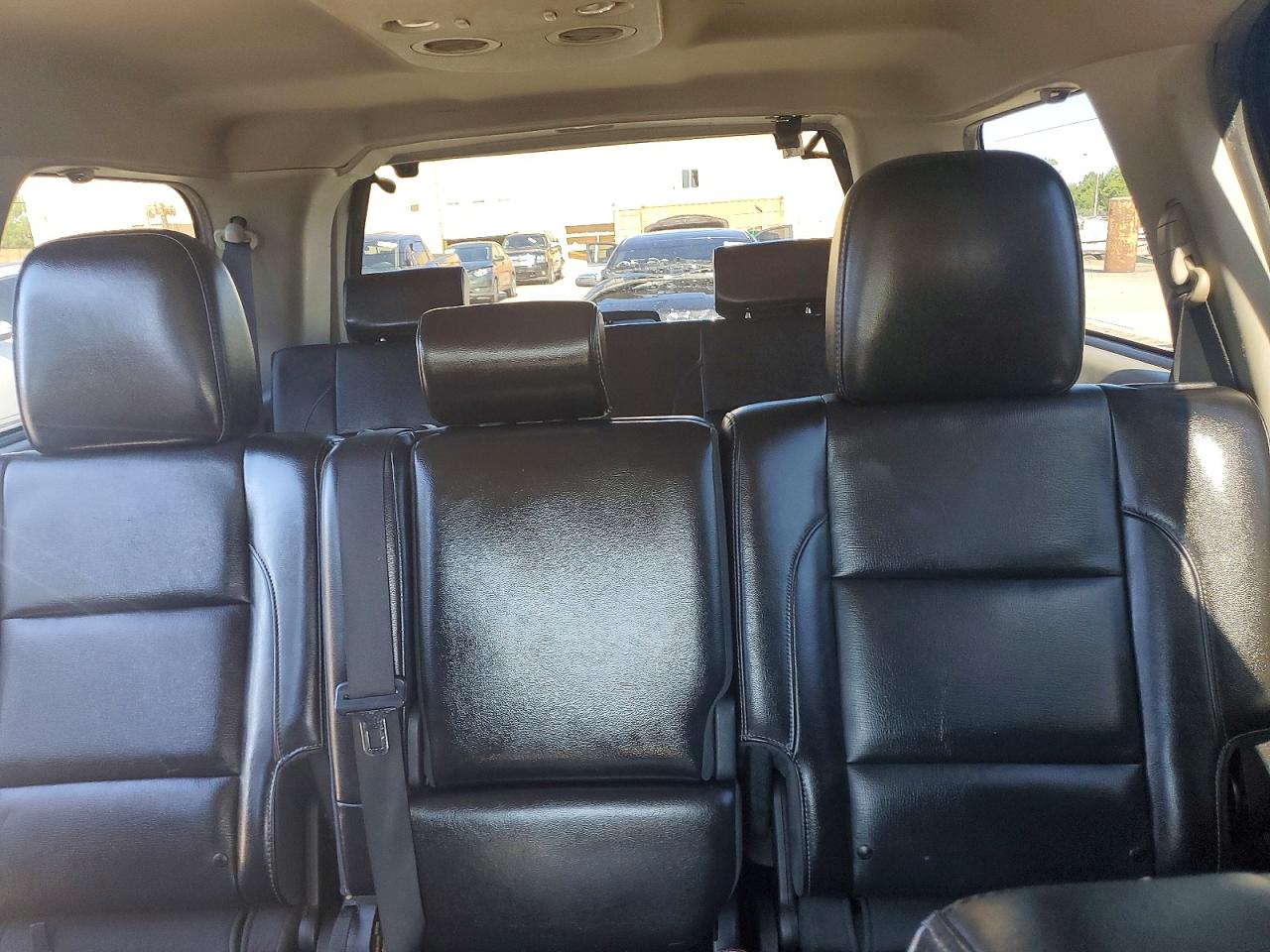Nissan Armada Sv
