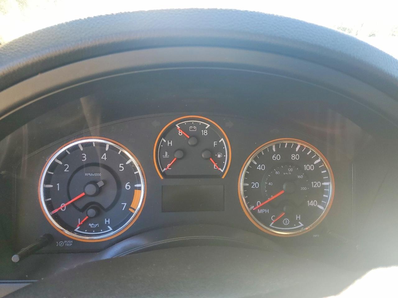 Nissan Armada Sv