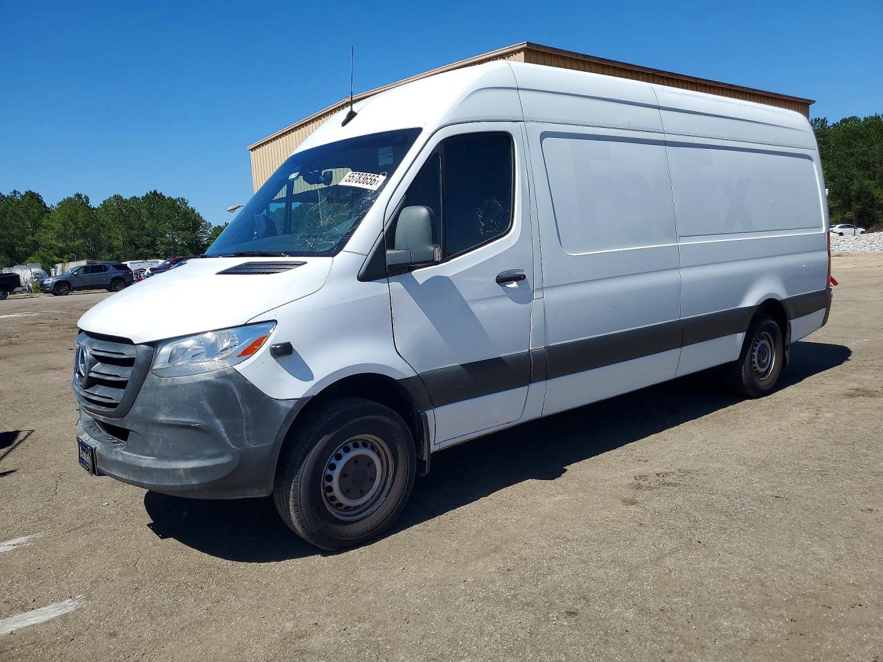 Salvage Mercedes-Benz Sprinter Image