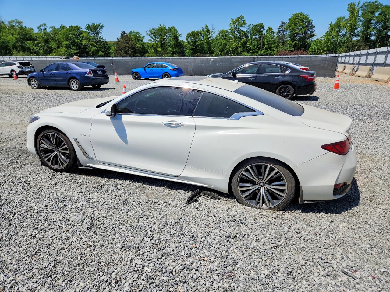 INFINITI Q60 3.0t Luxe