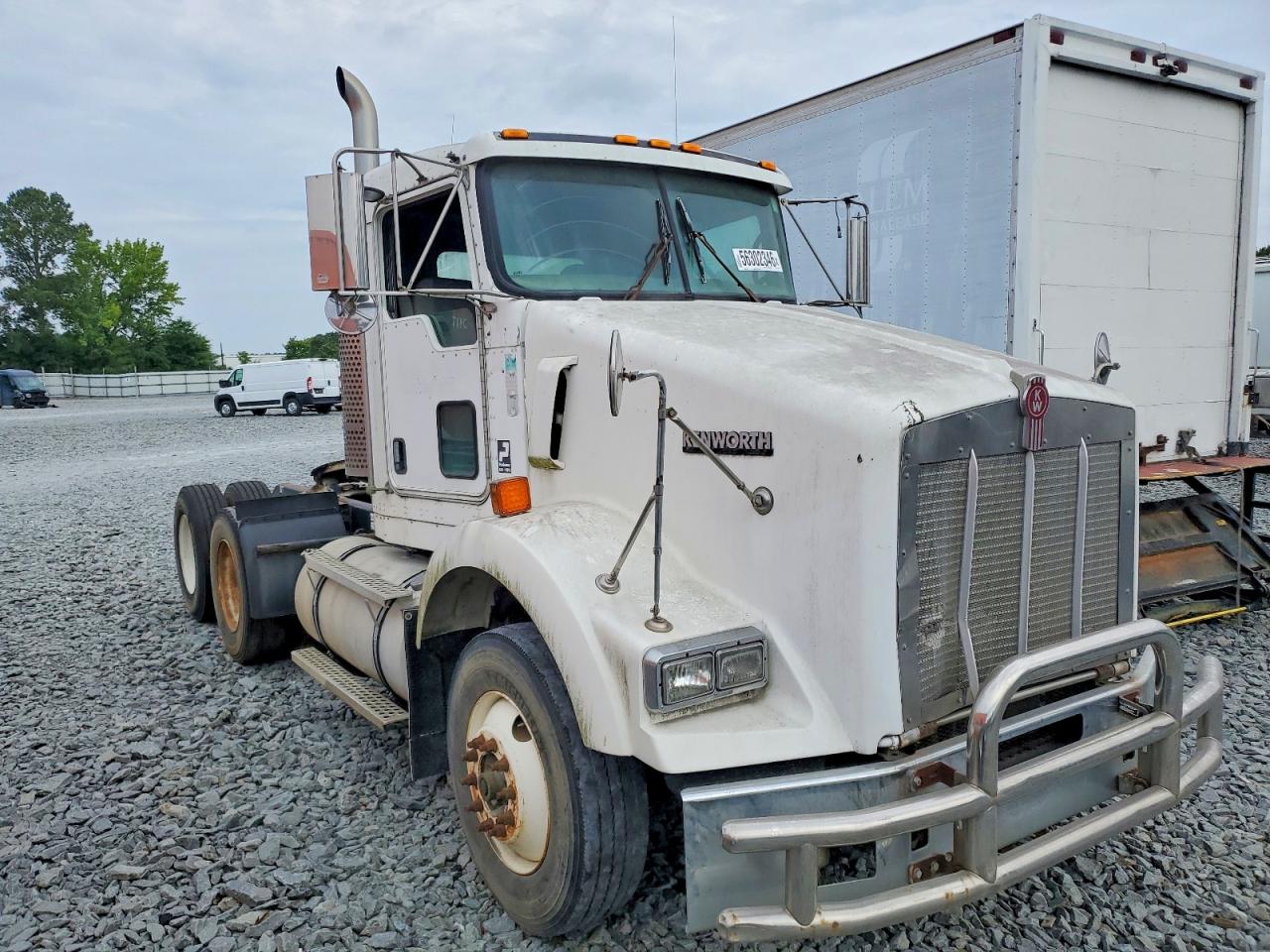 Salvage Kenworth Construction Image