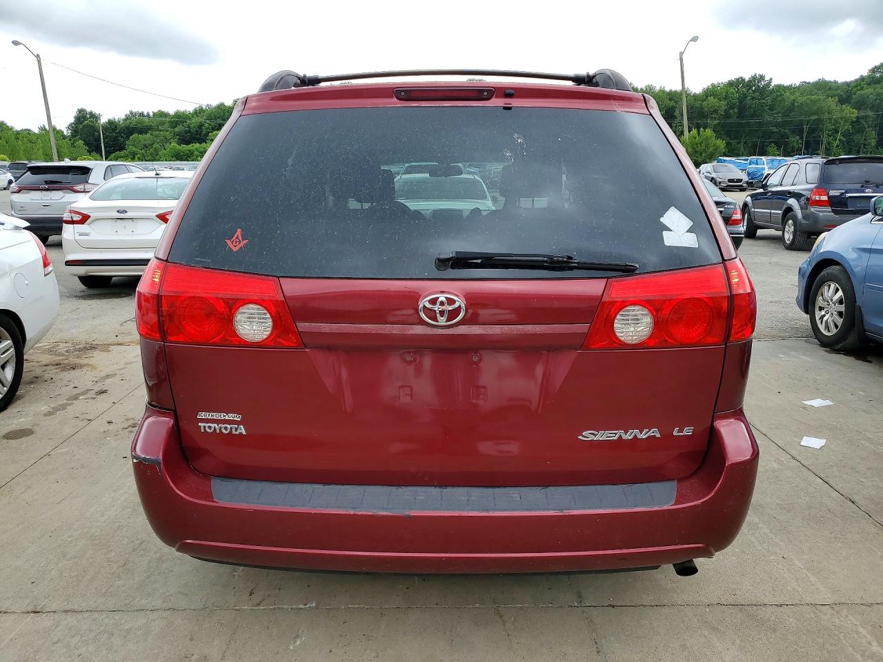 Toyota Sienna Le 7-passenger