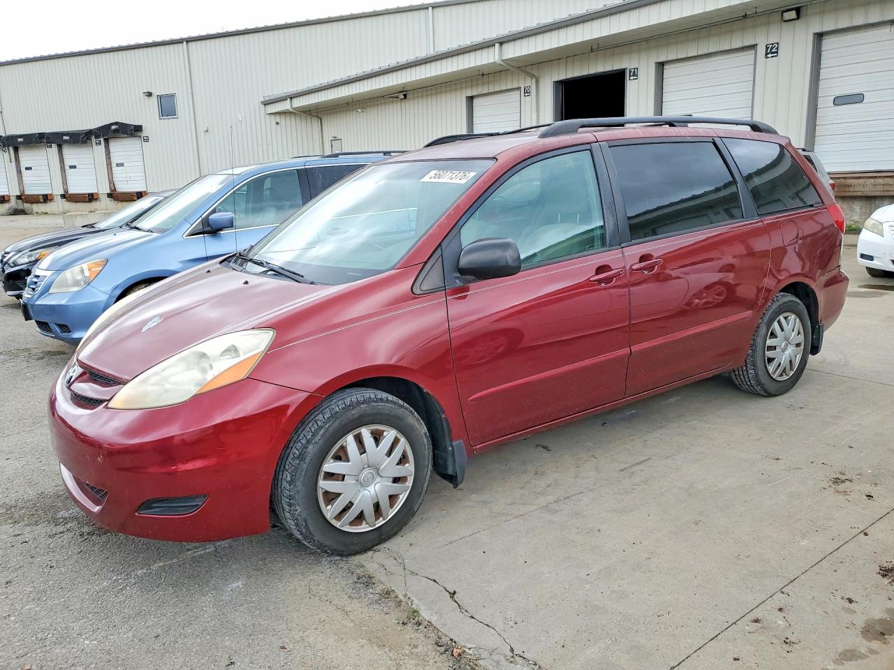 Salvage Toyota Sienna Image