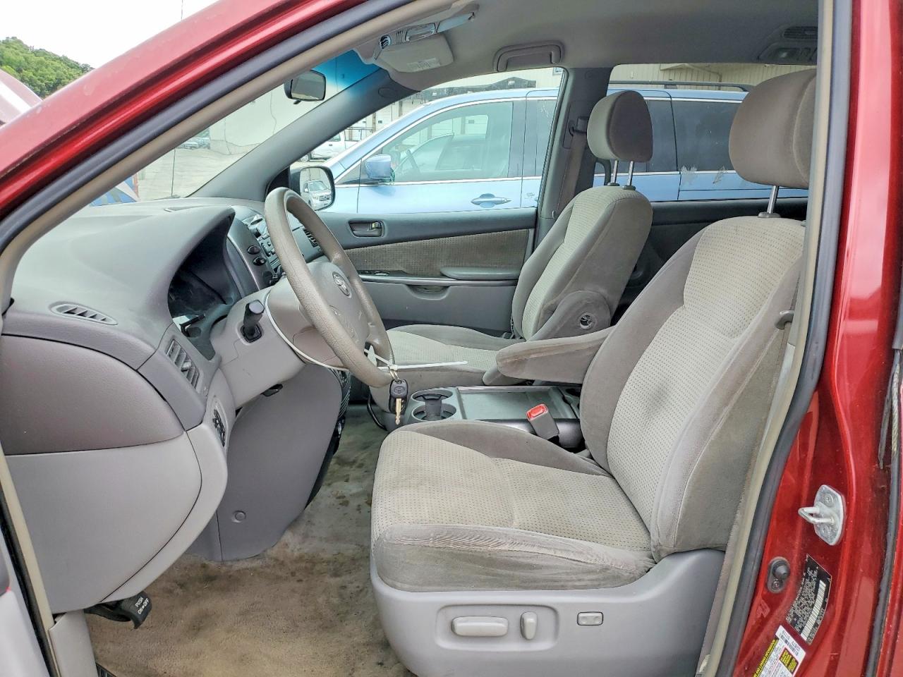 Toyota Sienna Le 7-passenger