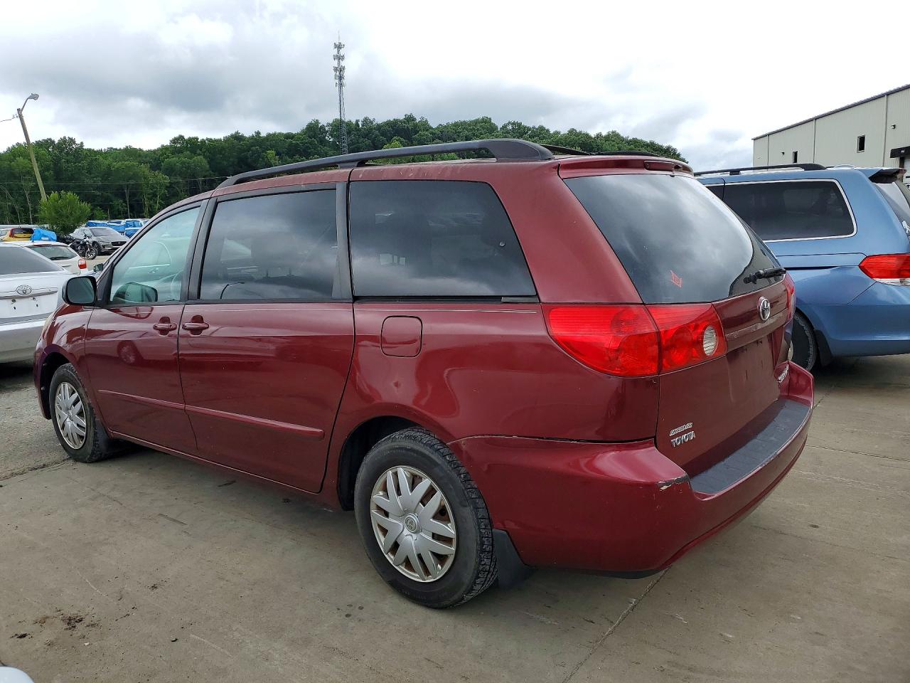 Toyota Sienna Le 7-passenger