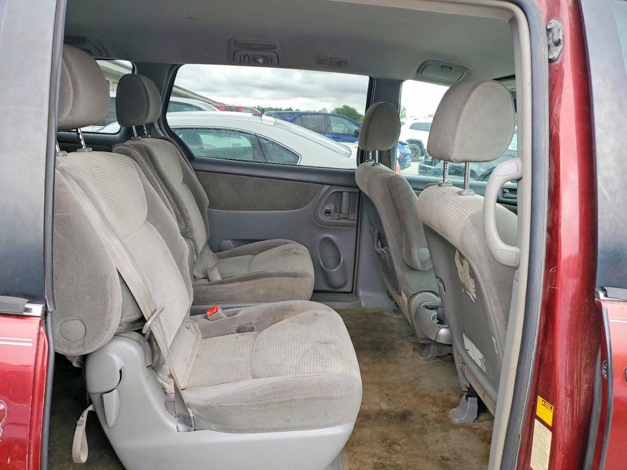 Toyota Sienna Le 7-passenger