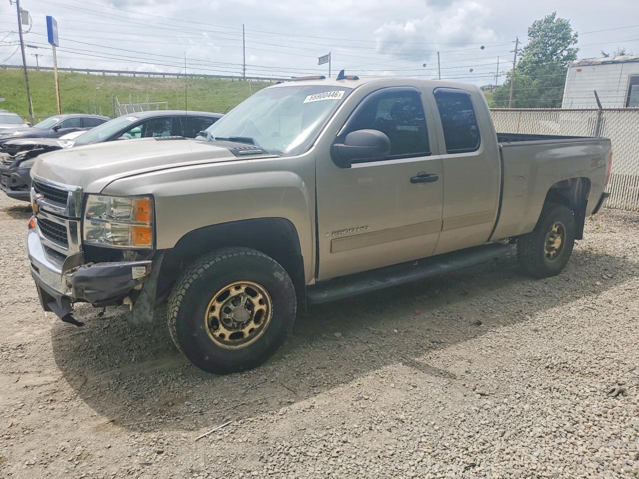 Salvage Chevrolet Silverado Image