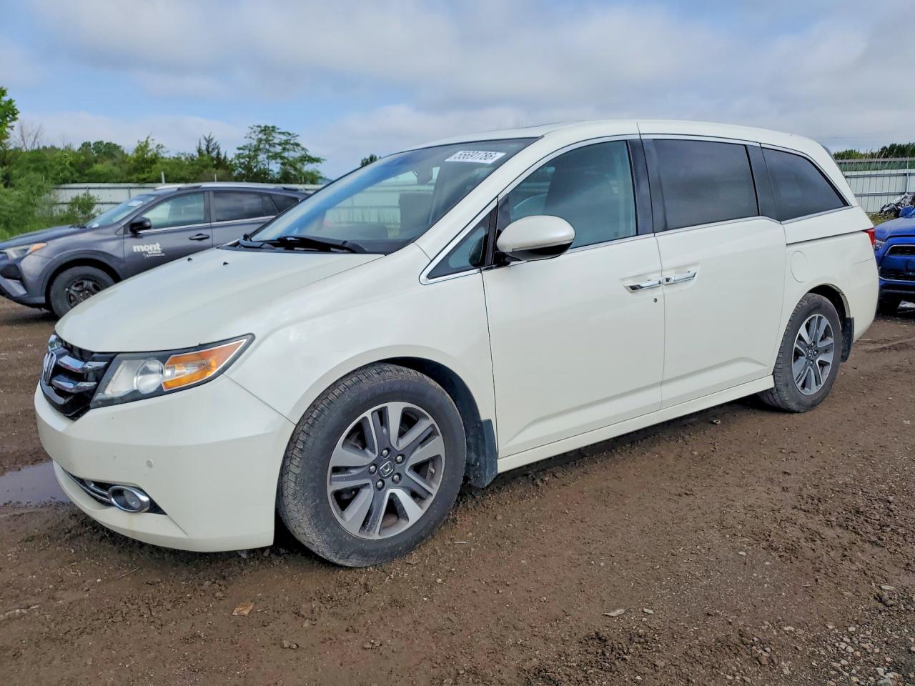 Salvage Honda Odyssey Image