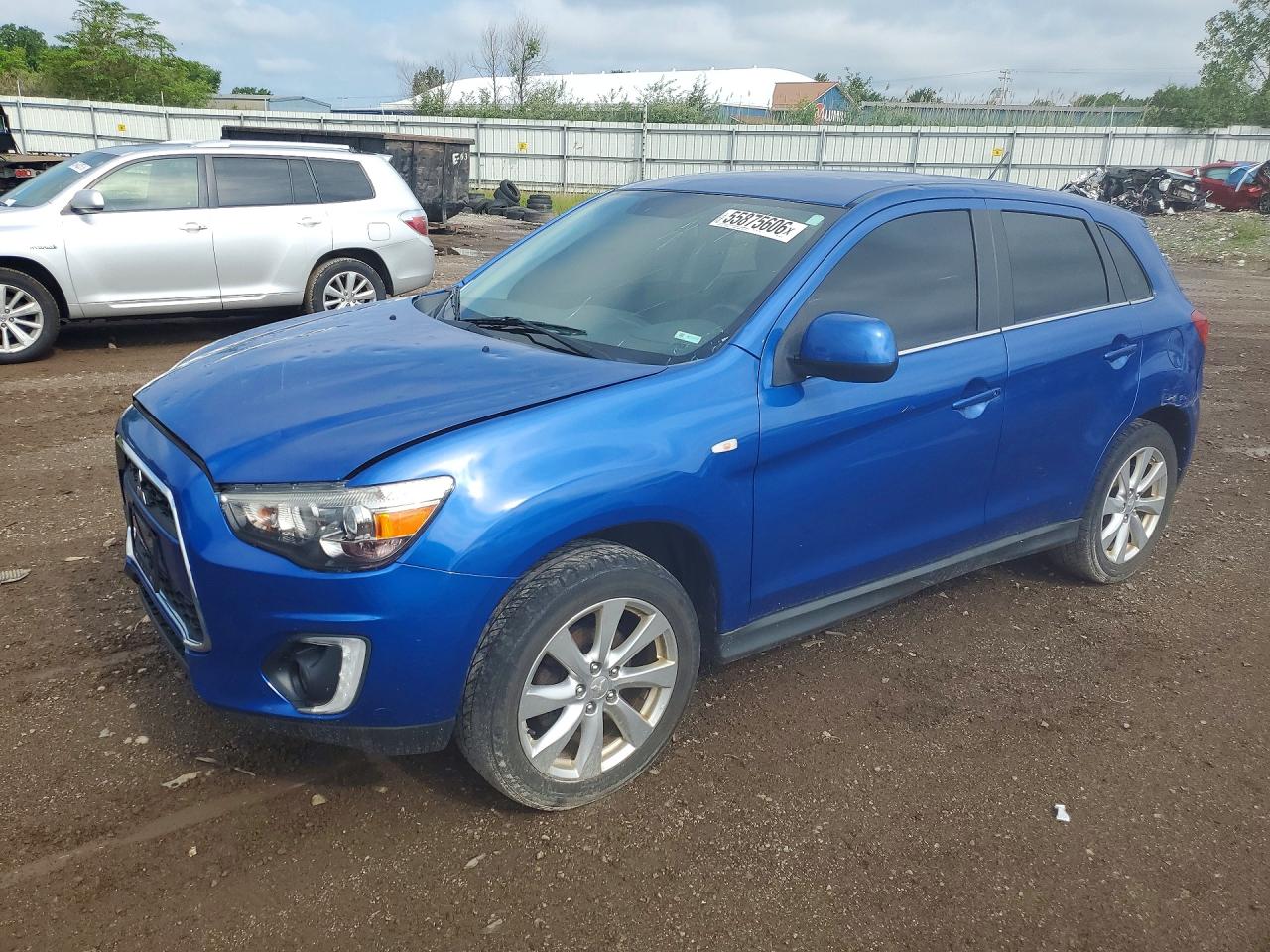 Salvage Mitsubishi Outlander Image