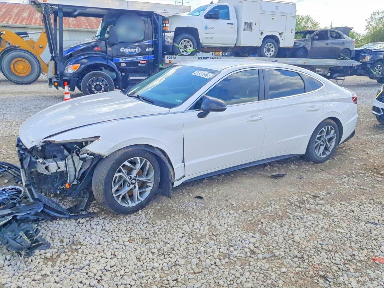 Salvage Hyundai SONATA Image