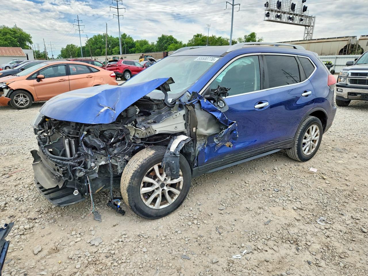 Salvage Nissan Rogue Image