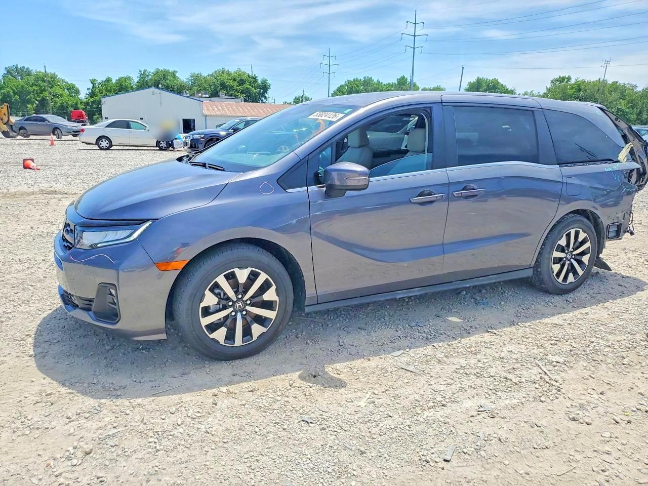 Salvage Honda Odyssey Image