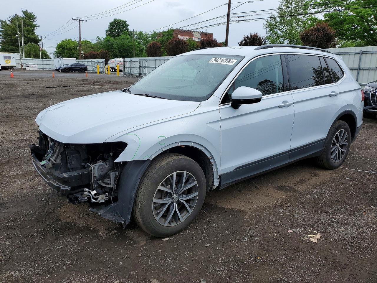 Salvage Volkswagen Tiguan Image