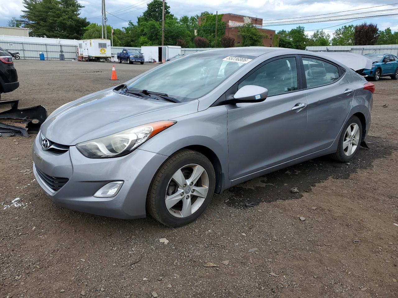 Salvage Hyundai ELANTRA Image