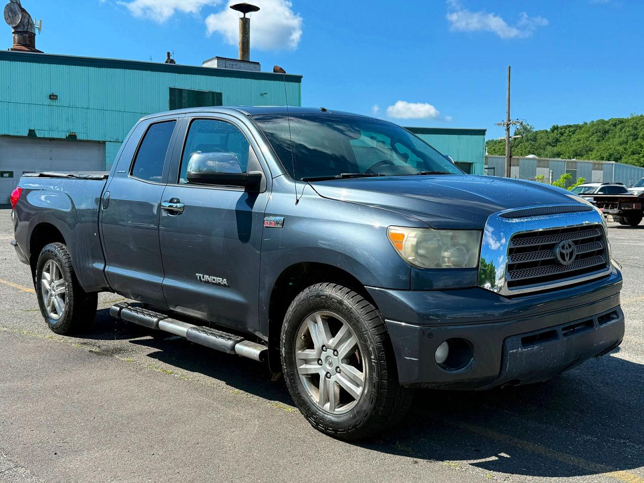 Salvage Toyota Tundra Image