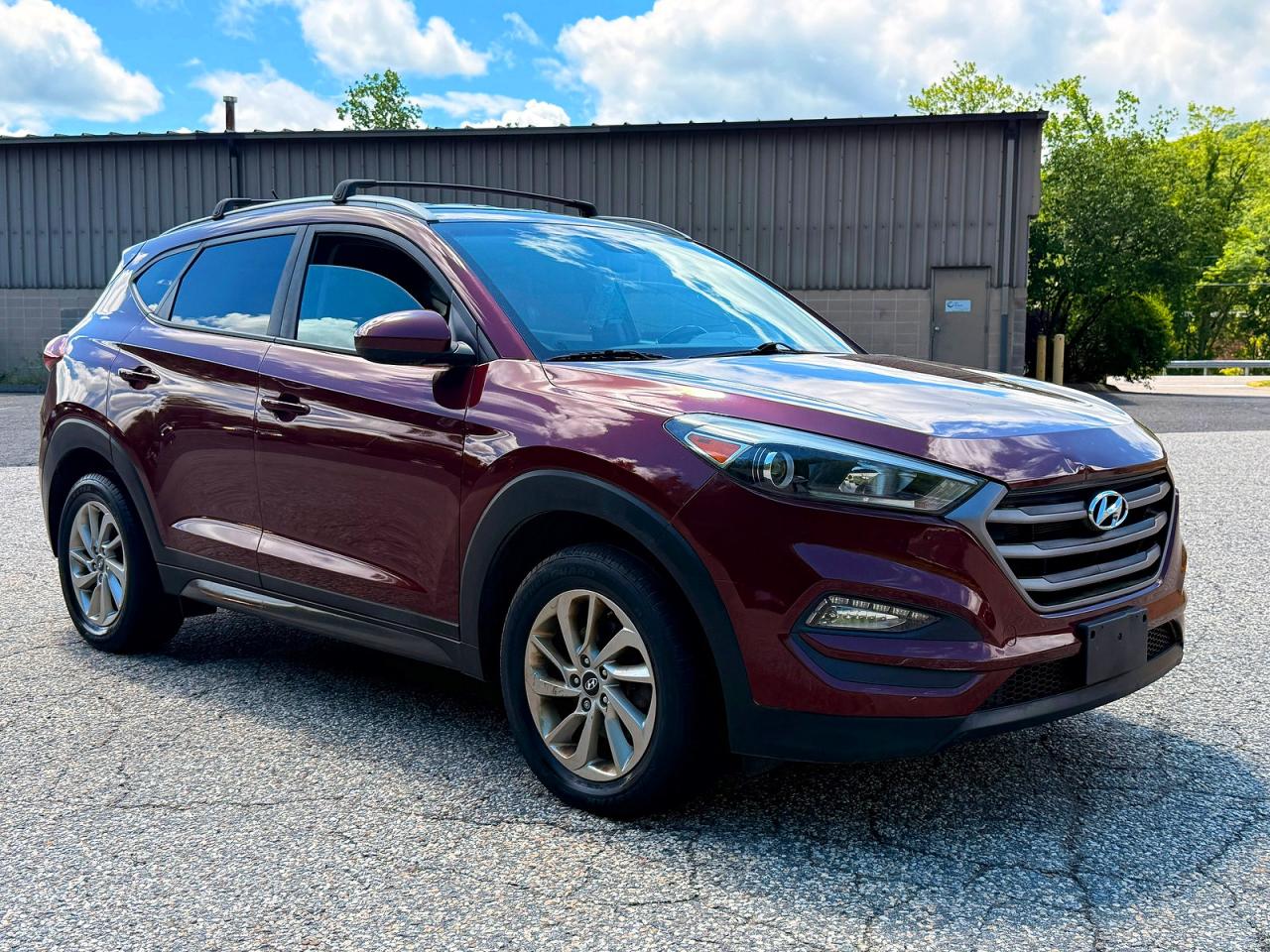Salvage Hyundai TUCSON Image