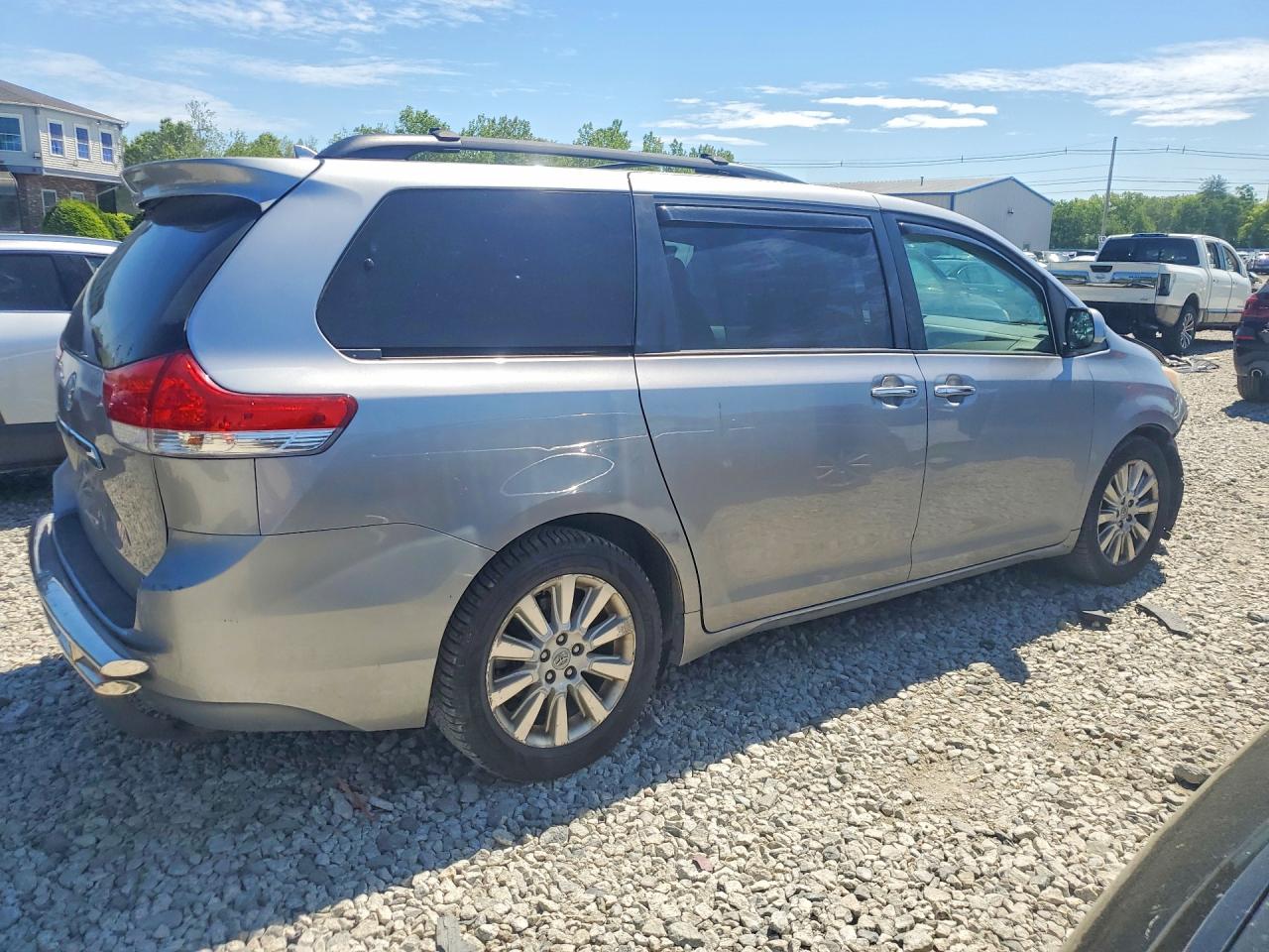 Toyota Sienna Limited 7-passenger