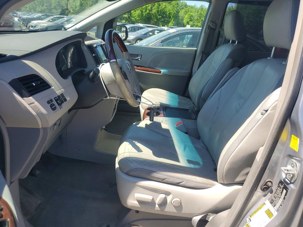 Toyota Sienna Limited 7-passenger