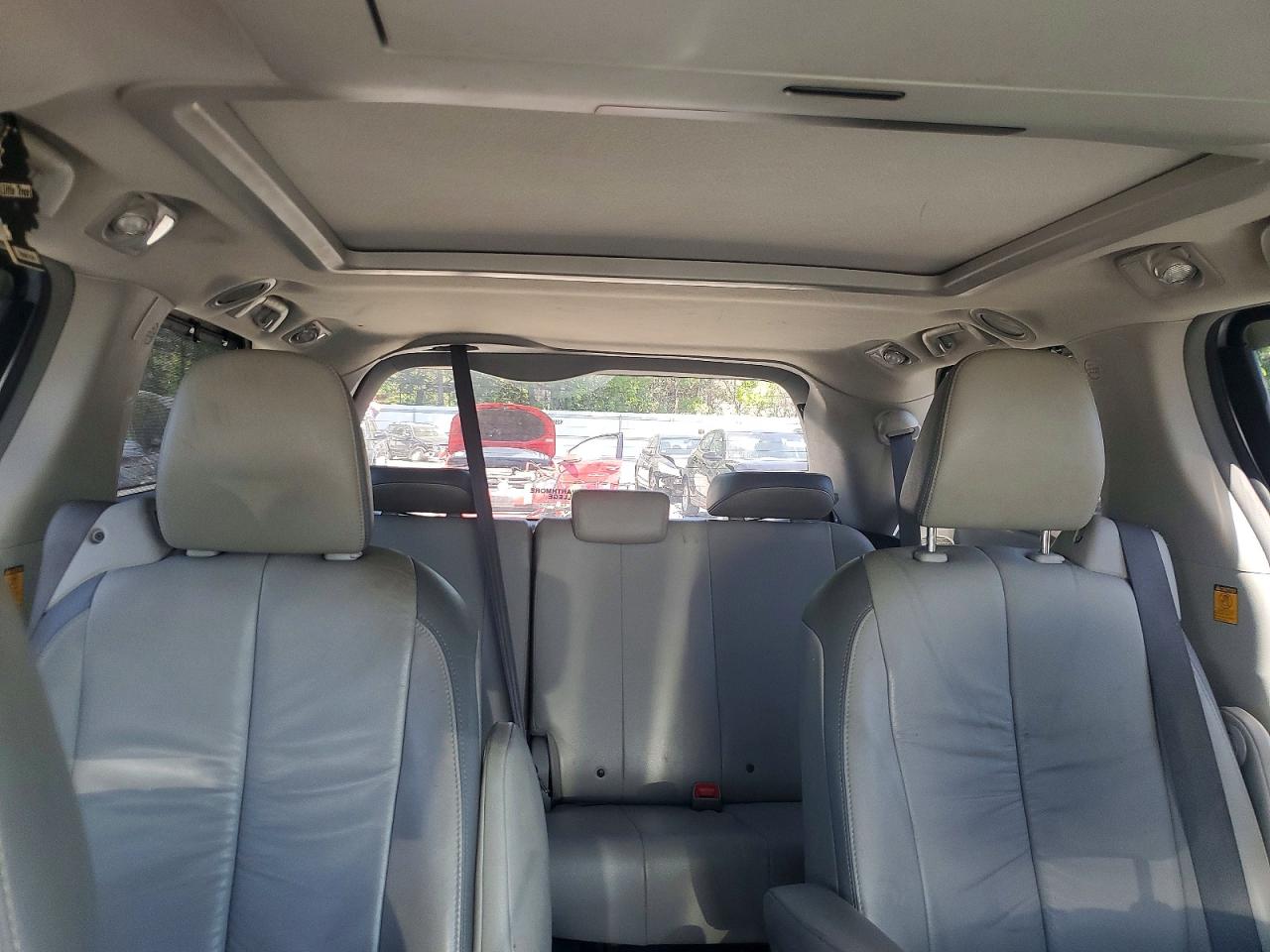 Toyota Sienna Limited 7-passenger