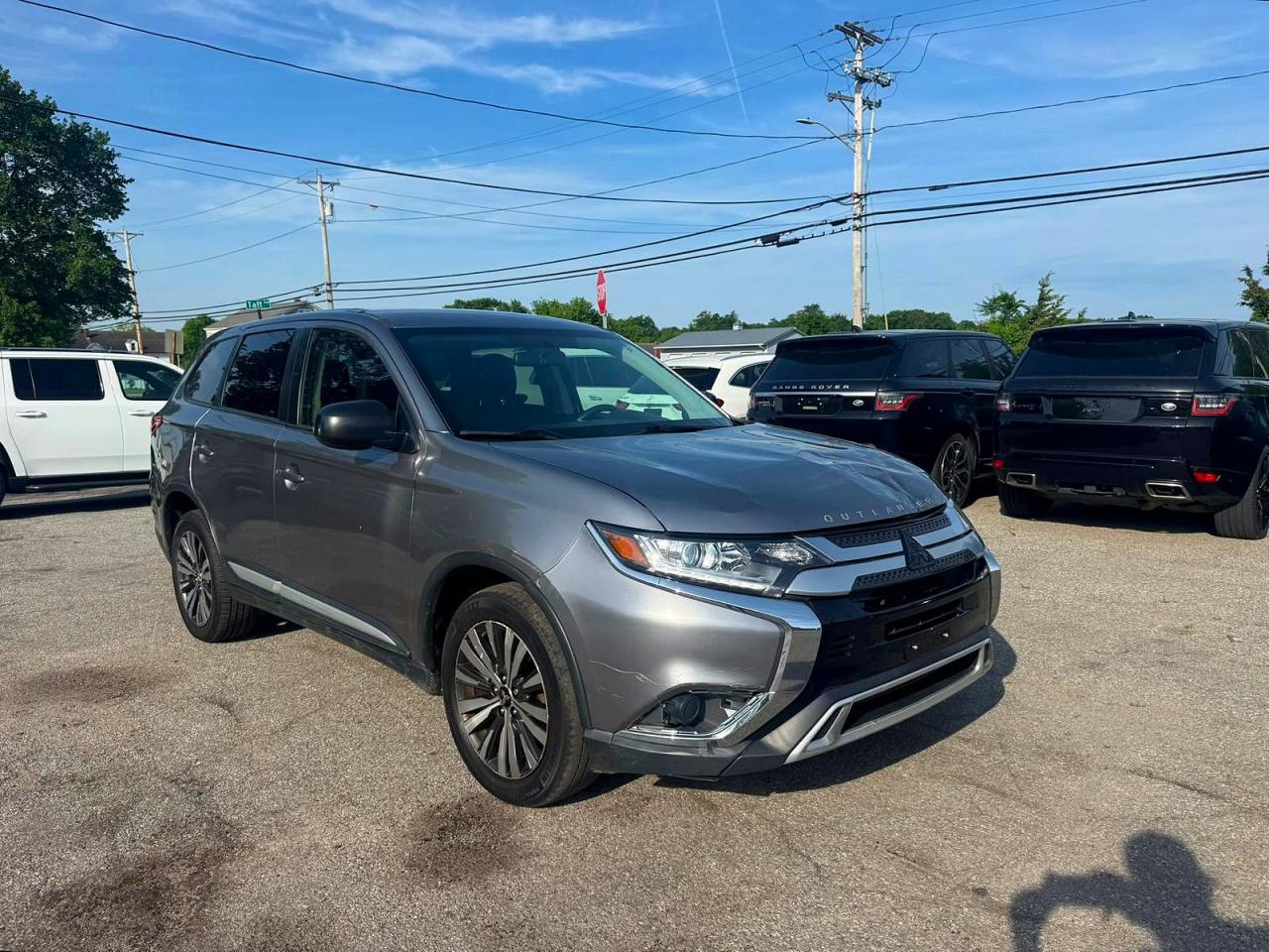 Salvage Mitsubishi Outlander Image