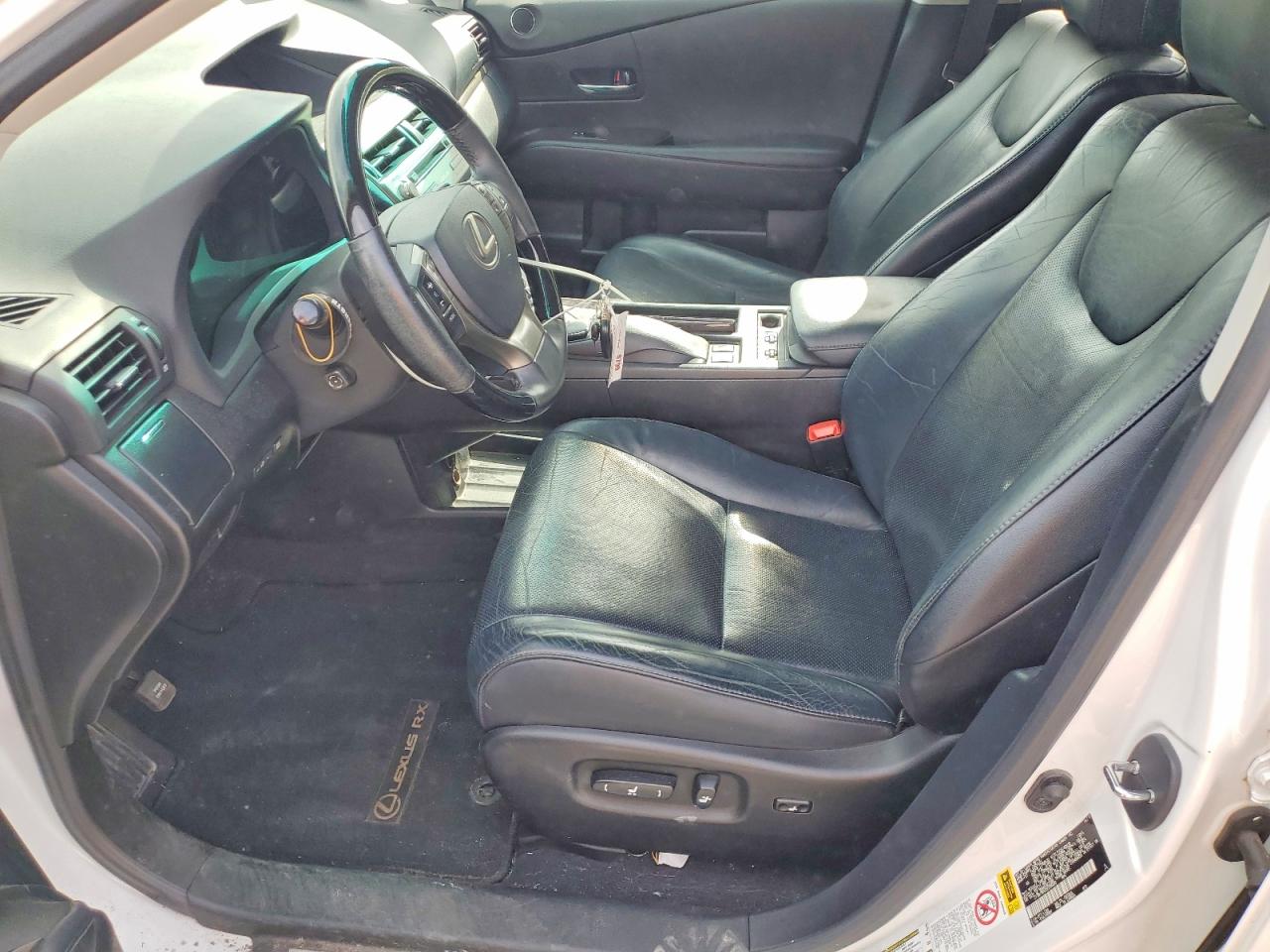 Lexus RX Base