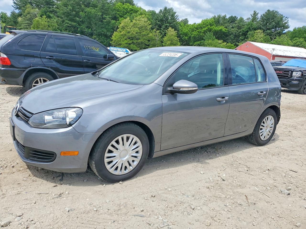Salvage Volkswagen Golf Image