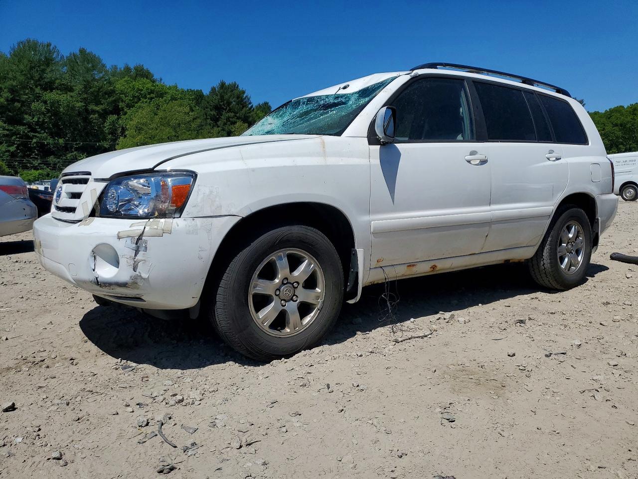 Salvage Toyota Highlander Image