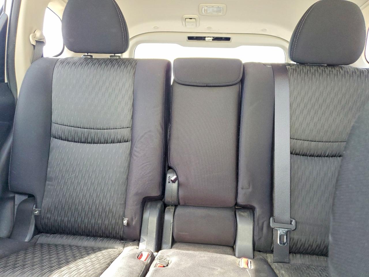 Nissan Rogue S