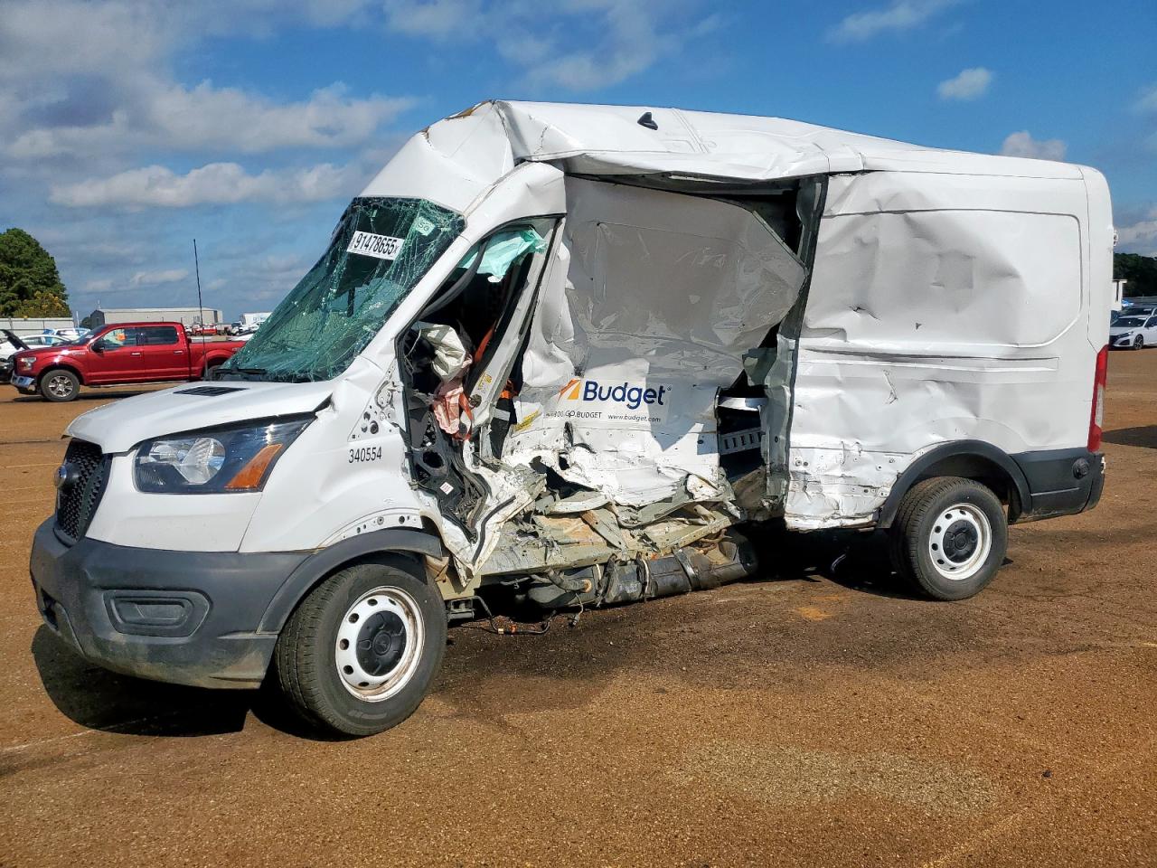 Salvage Ford Transit Image