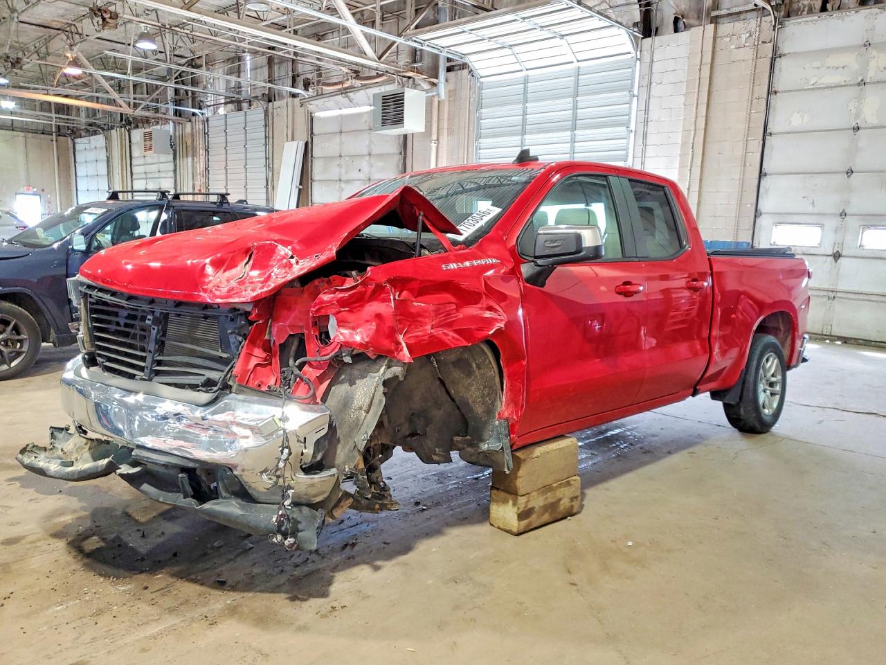 Salvage Chevrolet Silverado Image