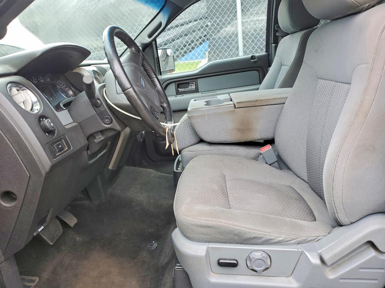 Ford F-150 Super Cab