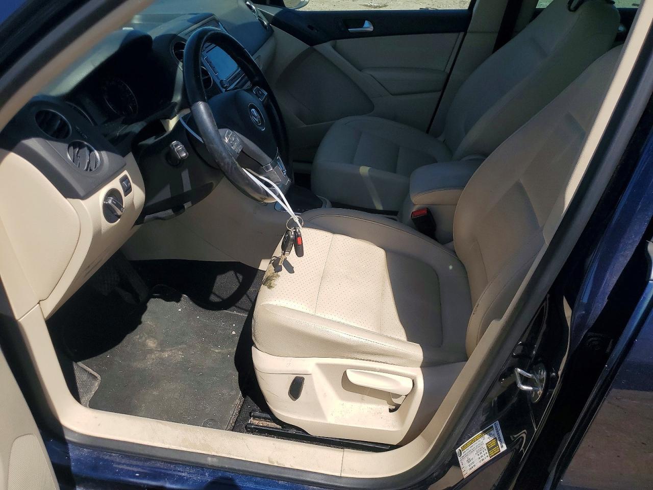 Volkswagen Tiguan S