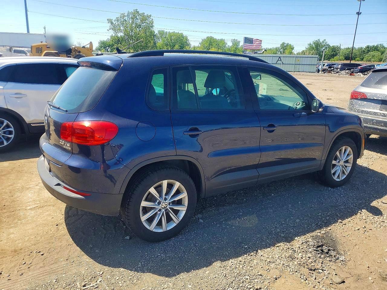 Volkswagen Tiguan S